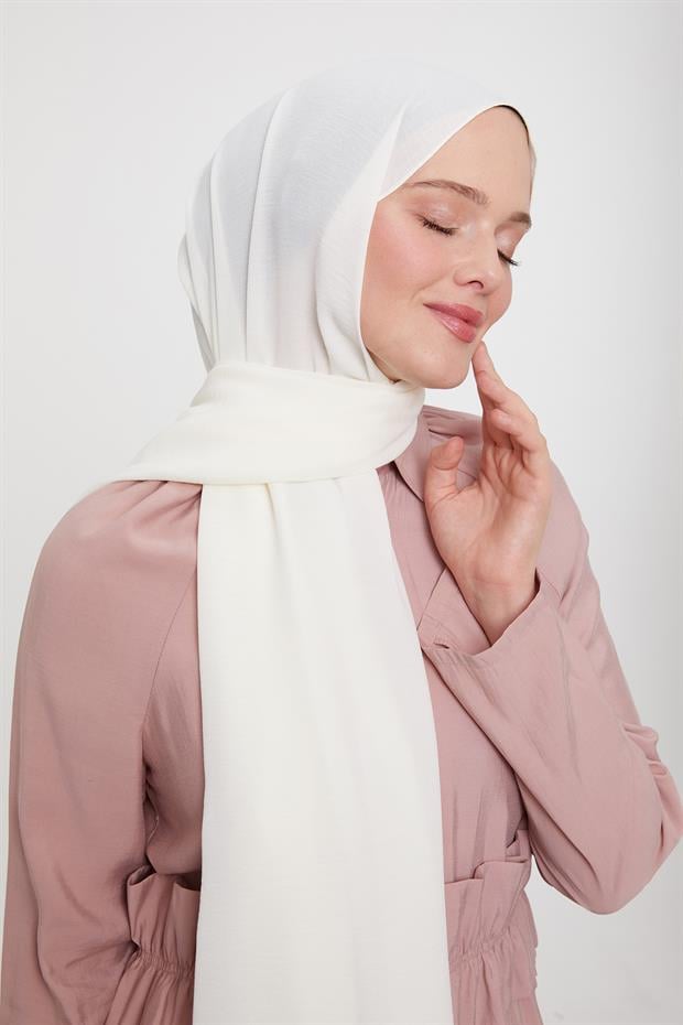 Kırık Beyaz Düz Aerobin Şal