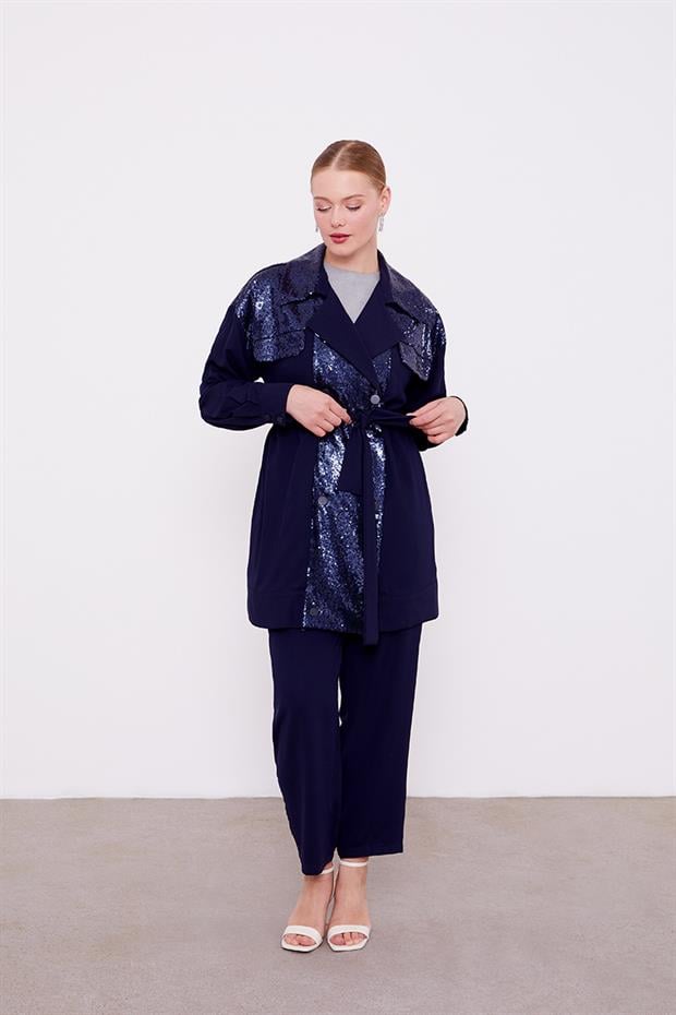 Lacivert Payet İşlemeli Kuşak Bağlamalı Ceket Takım