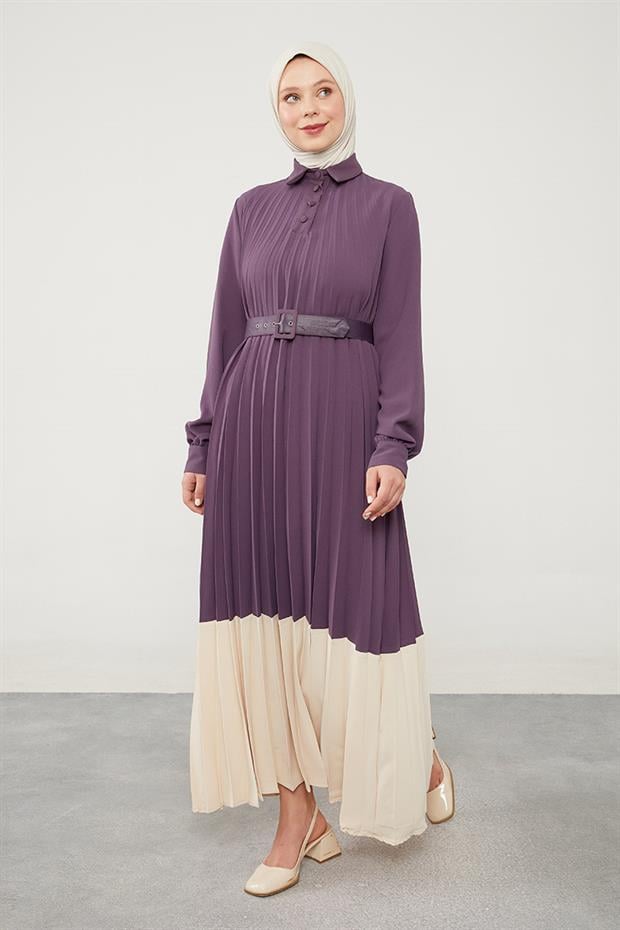 Lila Pliseli Çift Renk Kemerli Elbise