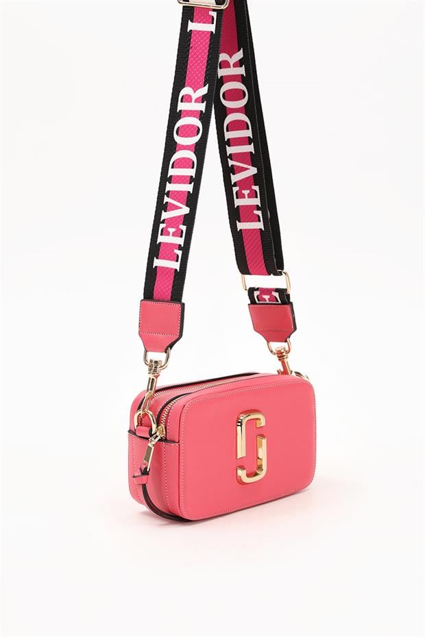 Pembe Toka Aksesuarlı Omuz Çantası