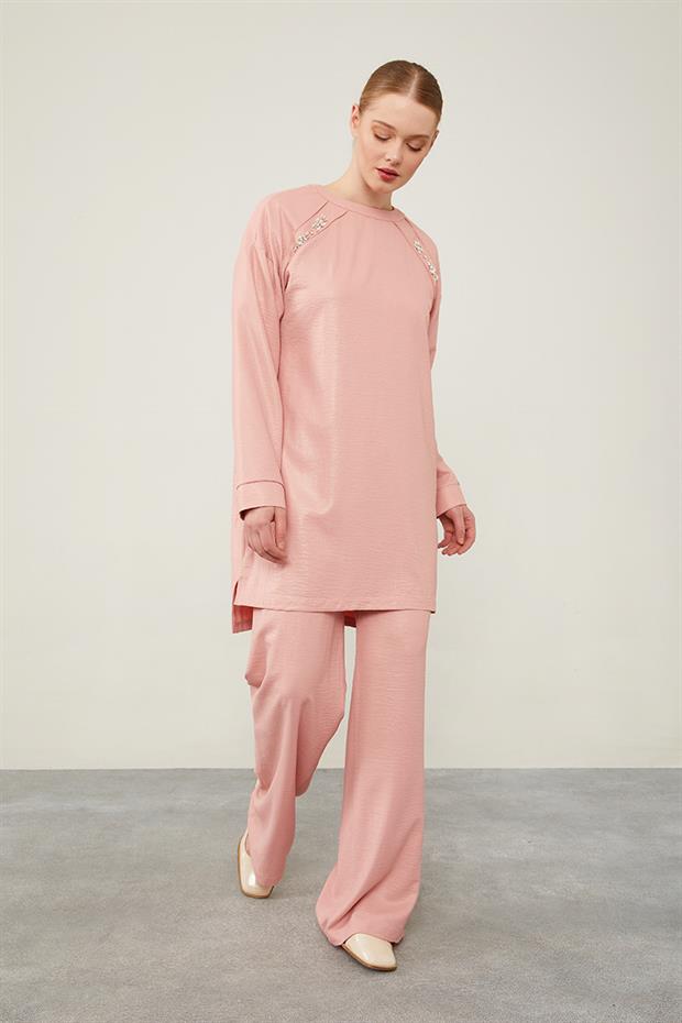 Pudra Önü Taş İşlemeli Geniş Pantolonlu Tunik Takım