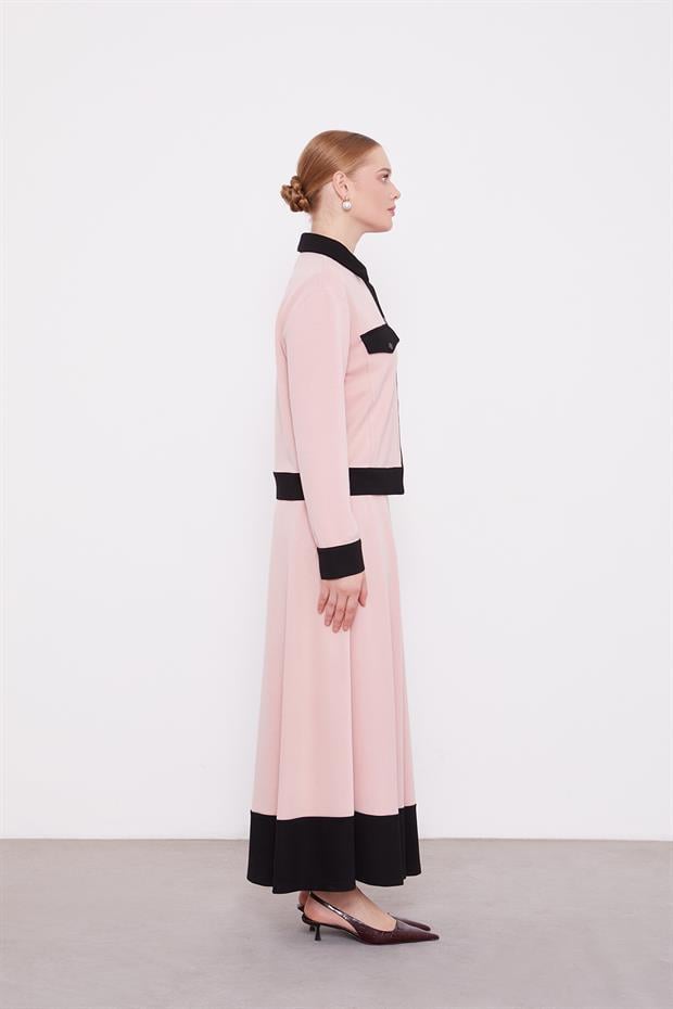 Pudra-Siyah Gömlek Yaka Çıtçıtlı Etekli Takım