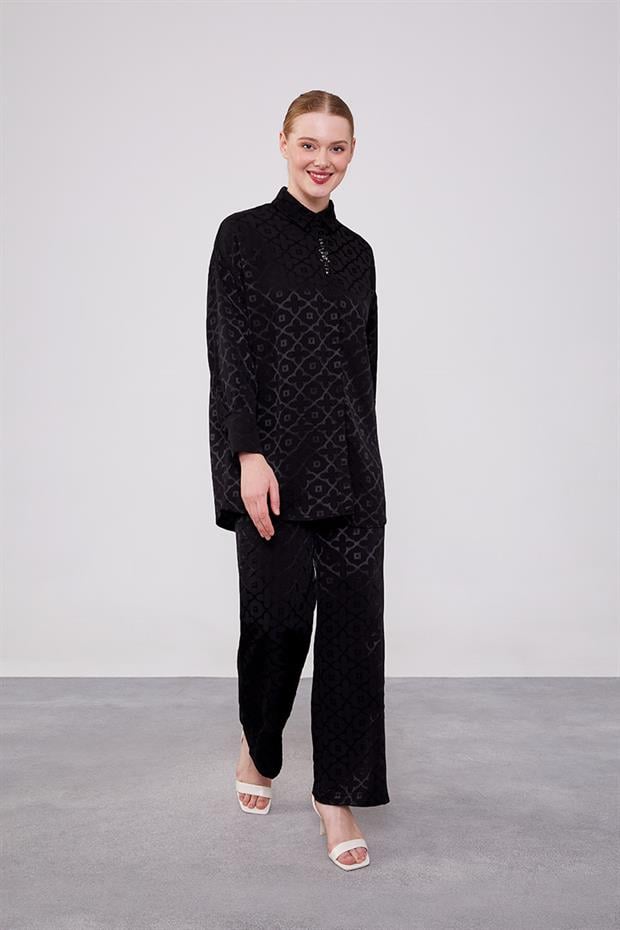 Siyah Çiçek Desen Jakarlı İkili Takım