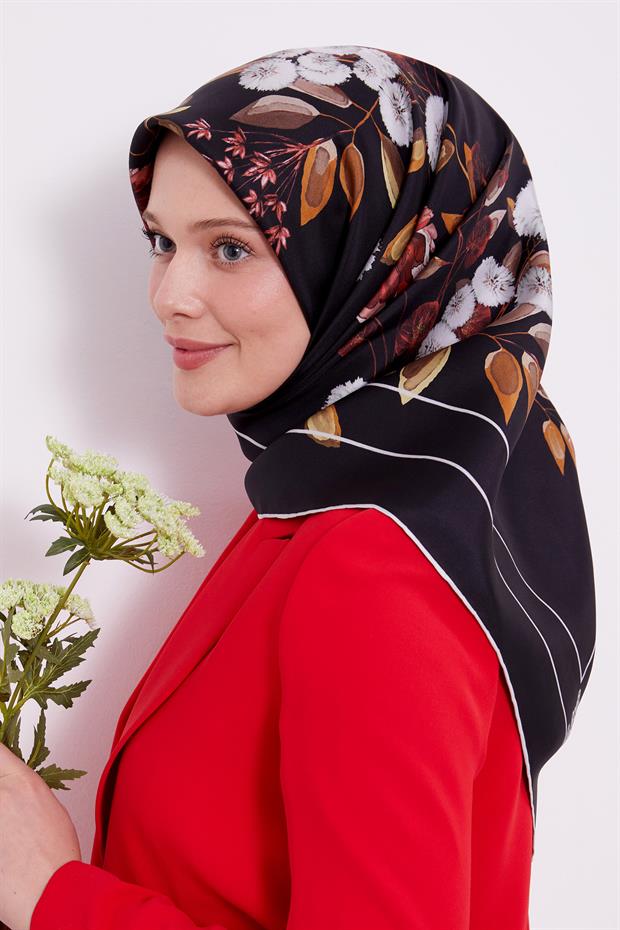 Siyah Çiçek Desen Twill Ipek Eşarp