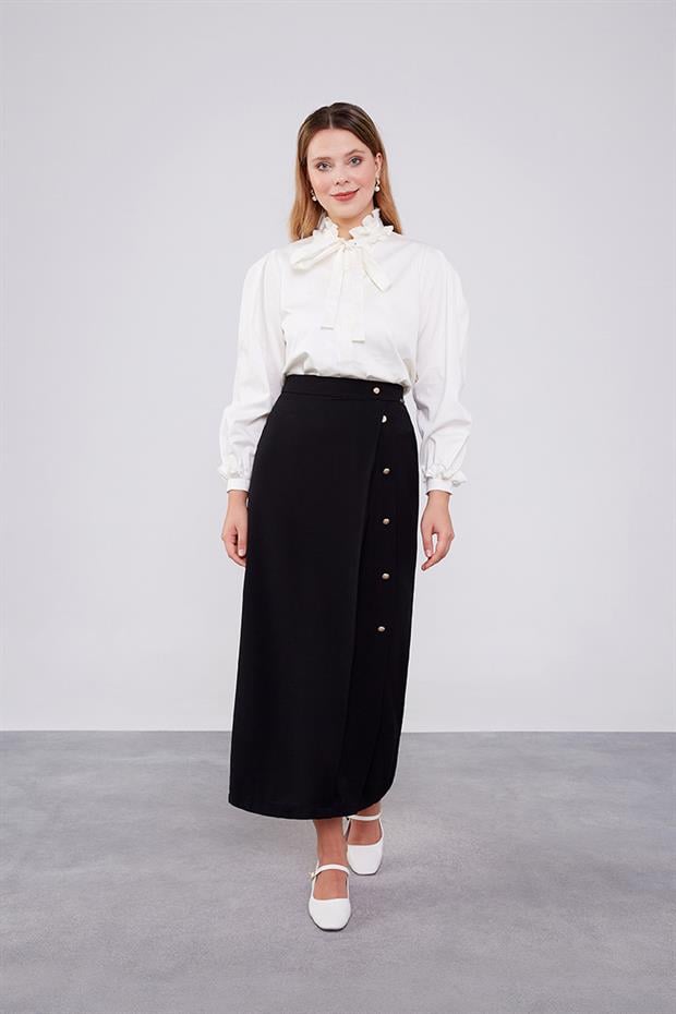 Siyah Düğme Detaylı Etek