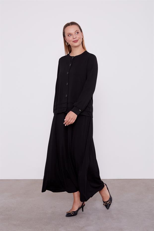 Siyah Düğme Kapamalı Etekli Takım