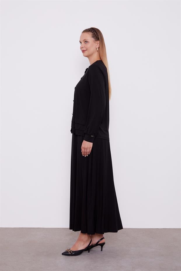 Siyah Düğme Kapamalı Etekli Takım