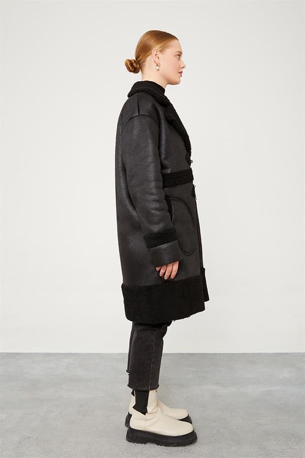 Siyah Düğme Kapamalı Yün Astarlı Suni Deri Kaban