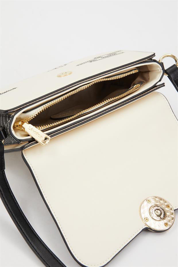 Siyah Kabartma Desenli Omuz Çantası