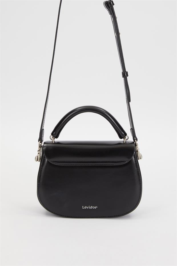 Siyah Kalp Akseuarlı El Çantası