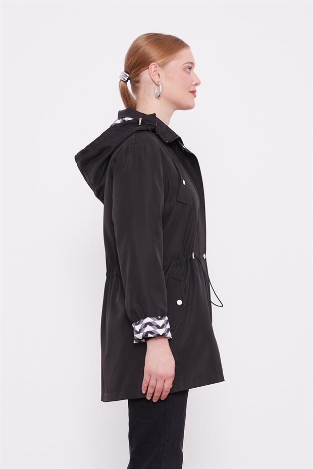 Siyah Kapüşonlu Beli İp Detaylı Kap