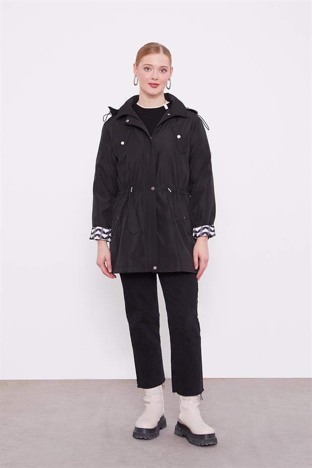 Siyah Kapüşonlu Beli İp Detaylı Kap