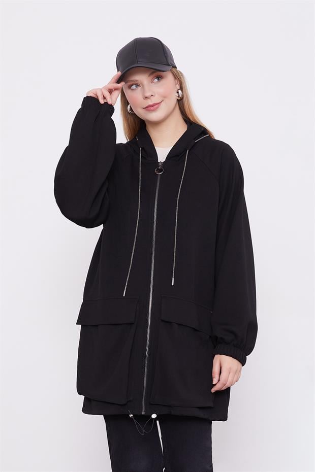 Siyah Kapüşonlu Taşlı İp Detaylı Kap