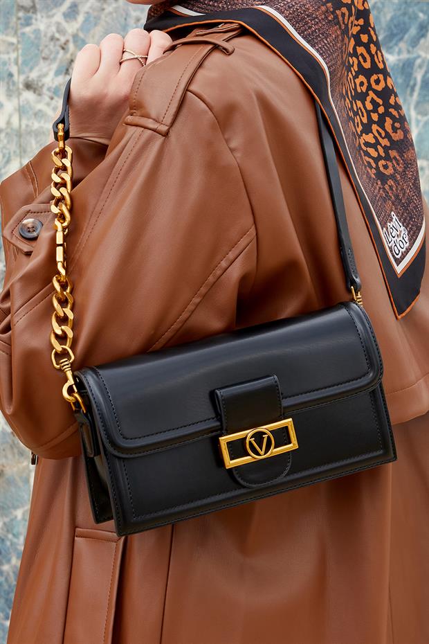 Siyah Kare Kilit Detaylı Omuz Çantası