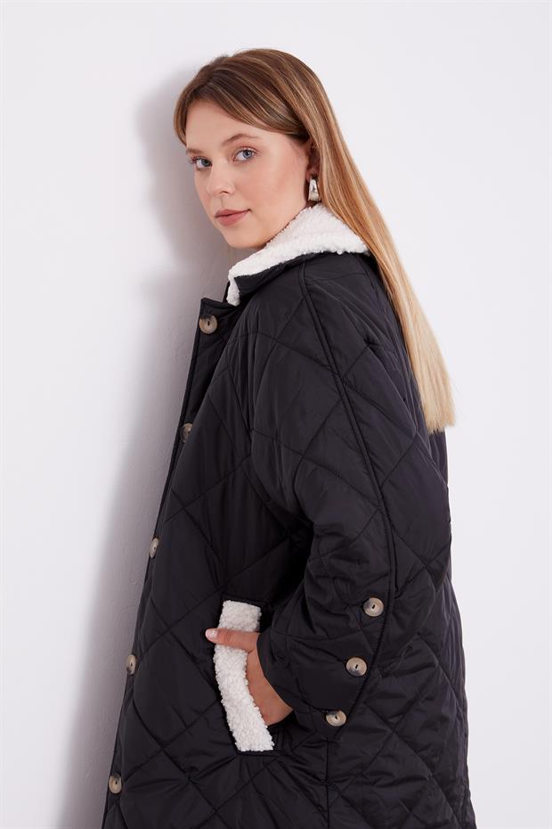 Siyah Kürk Detaylı Kapitone Mont