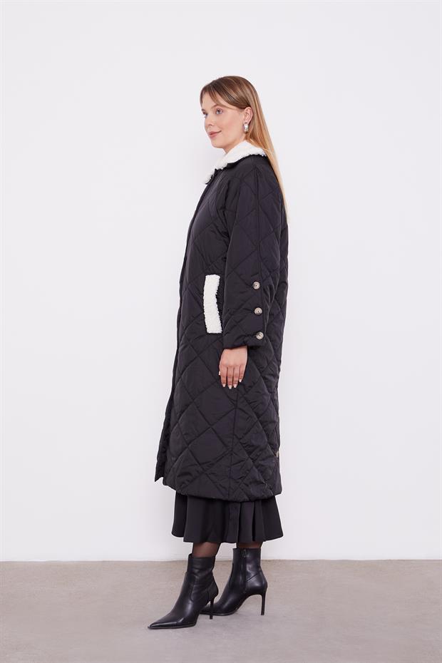 Siyah Kürk Detaylı Kapitone Mont