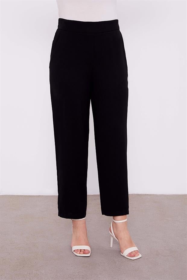 Siyah Payet İşlemeli Kuşak Bağlamalı Ceket Takım