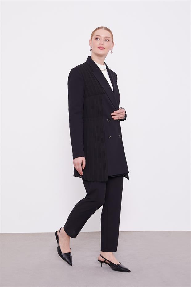 Siyah Plise Şifonlu Ceket Takım