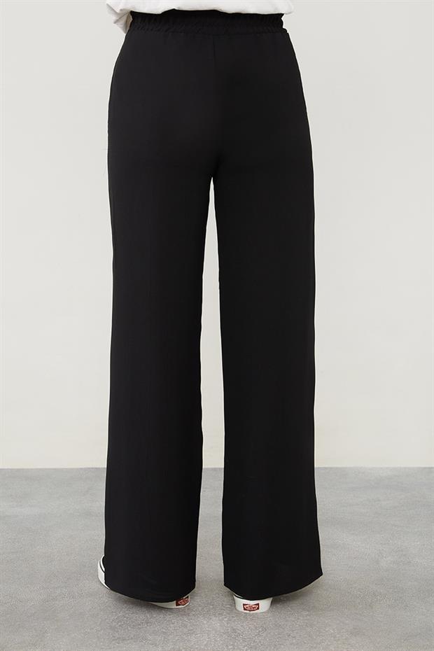 Siyah Şerit Detaylı Spor Pantolon