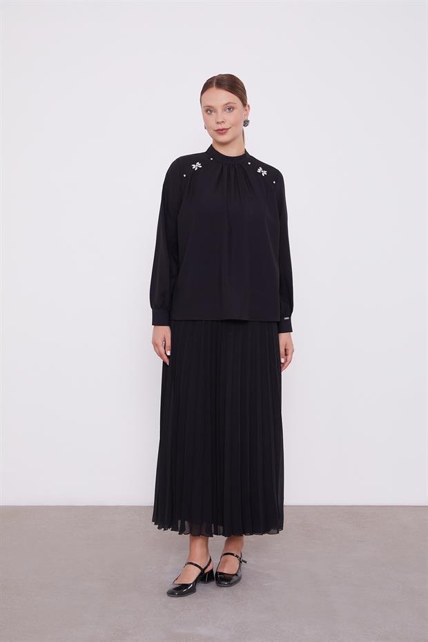 Siyah Taş İşlemeli Bluz