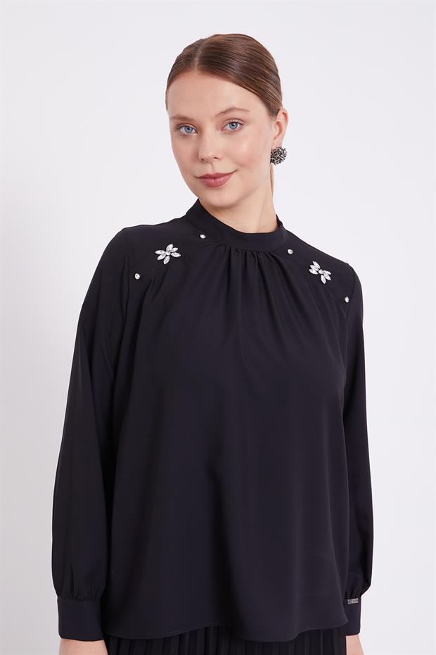 Siyah Taş İşlemeli Bluz