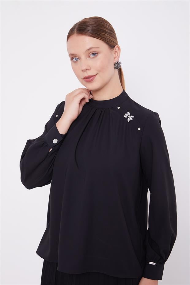 Siyah Taş İşlemeli Bluz
