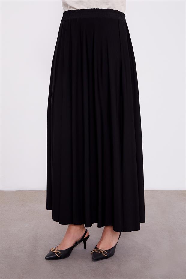 Siyah Varak Detaylı Etek Takım