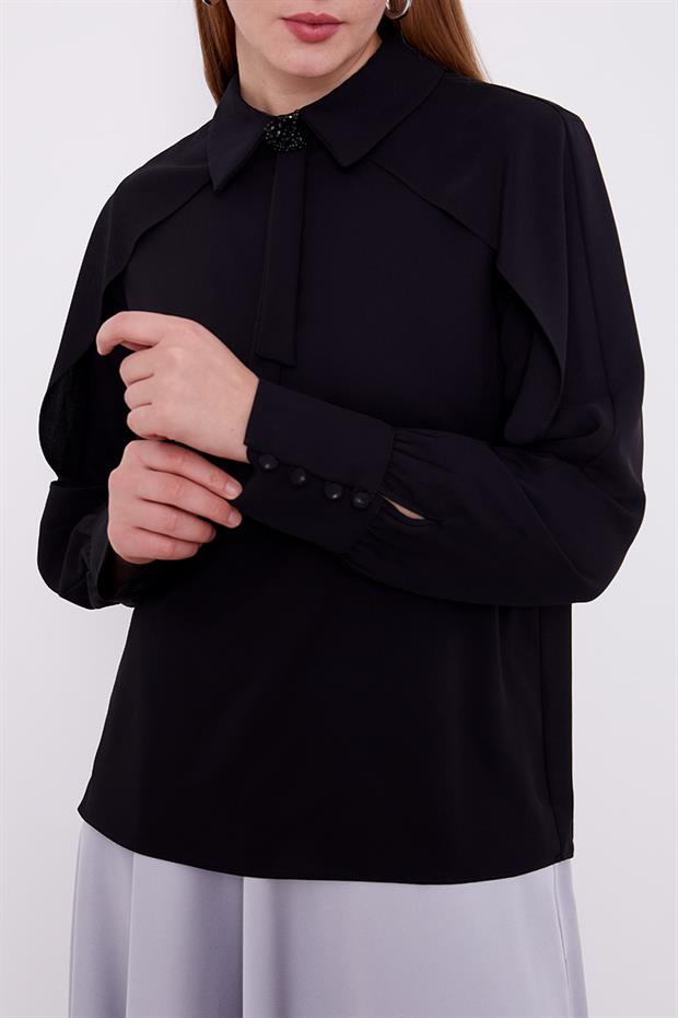 Siyah Yaka Taş Detaylı Bluz