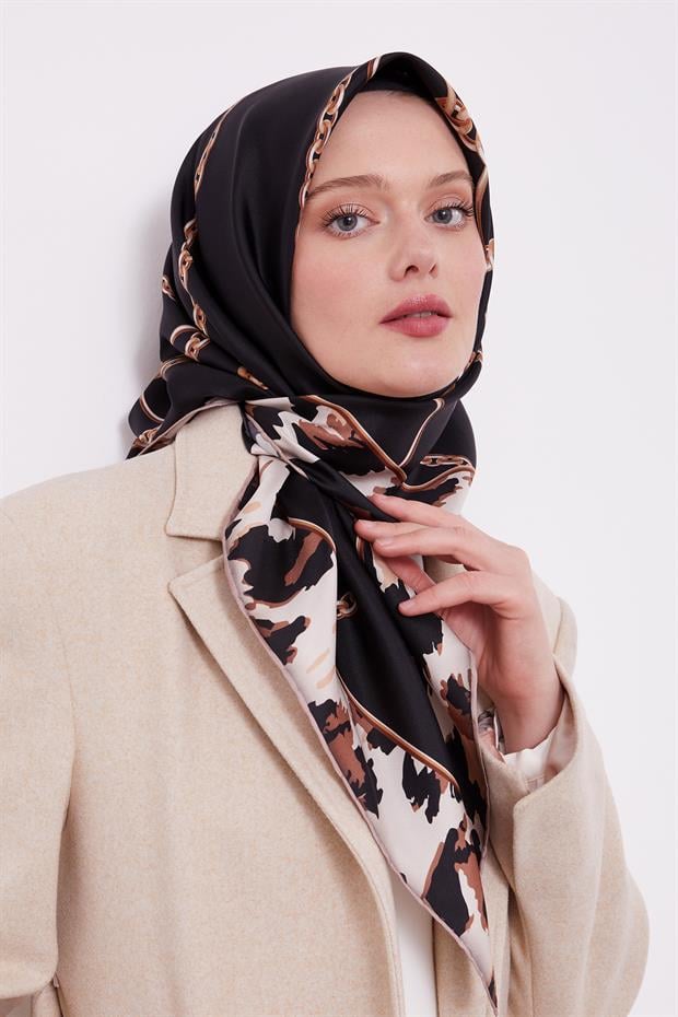 Siyah Zincir Halka Desen Twill Ipek Eşarp