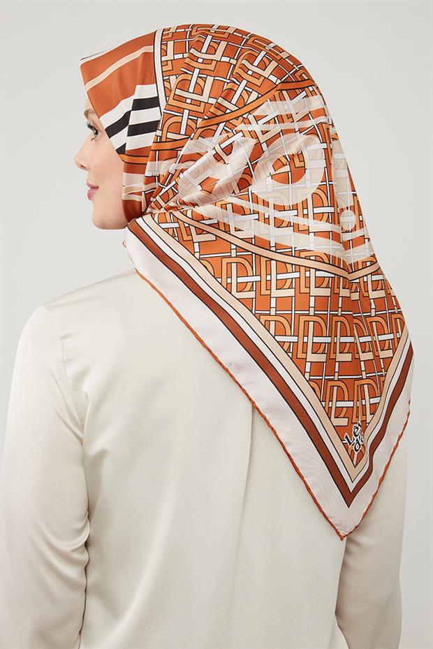 Taba Yazı Baskılı Trend Twill Eşarp