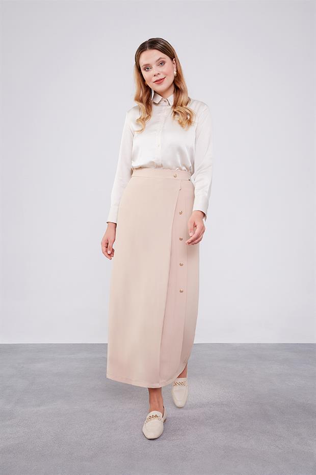 Taş Düğme Detaylı Etek