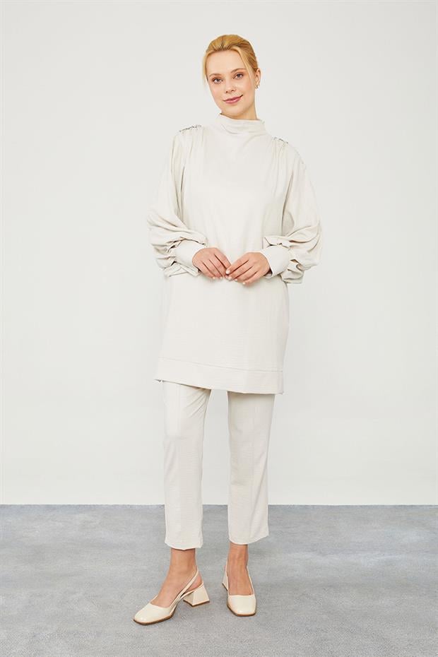 Taş Taş Apolet Detaylı Pantolonlu Takım