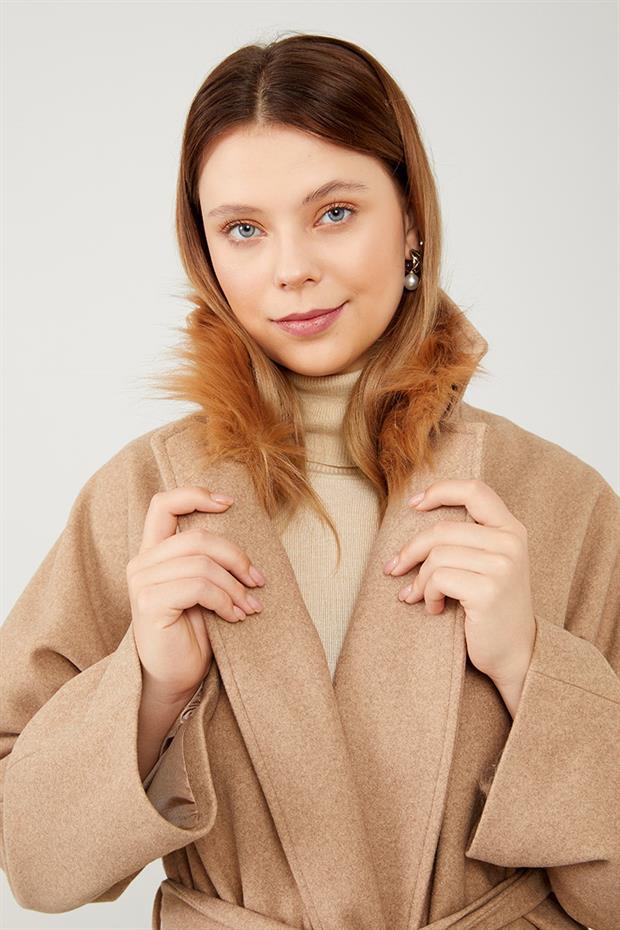 Toprak Yakası Küklü Kuşaklı Kaşe Kaban