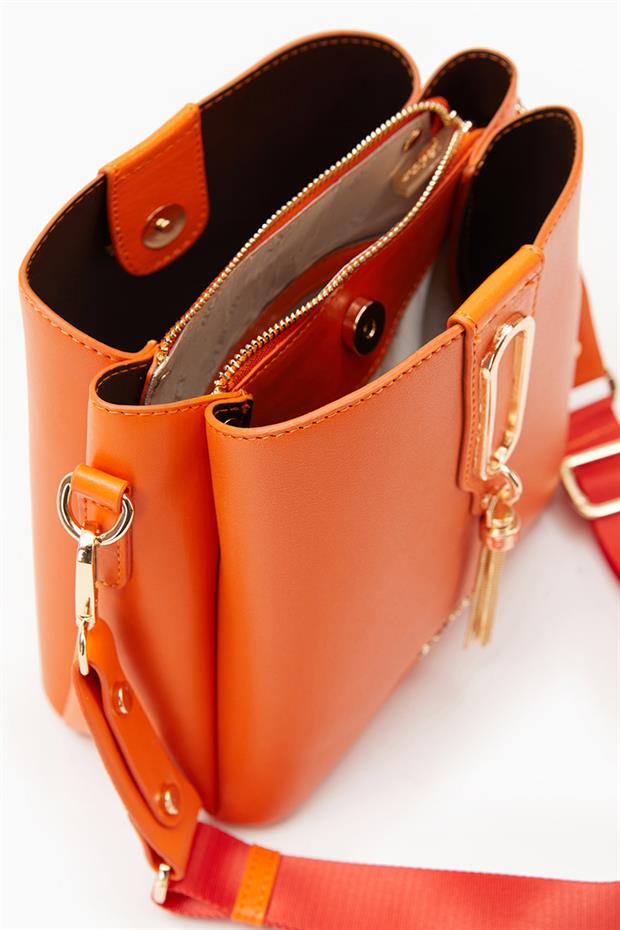 Turuncu Metal Püskül Detay Omuz Çantası