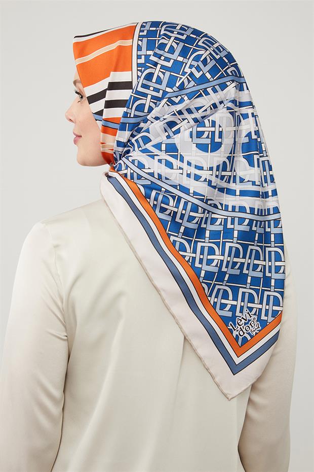 Turuncu Yazı Baskılı Trend Twill Eşarp