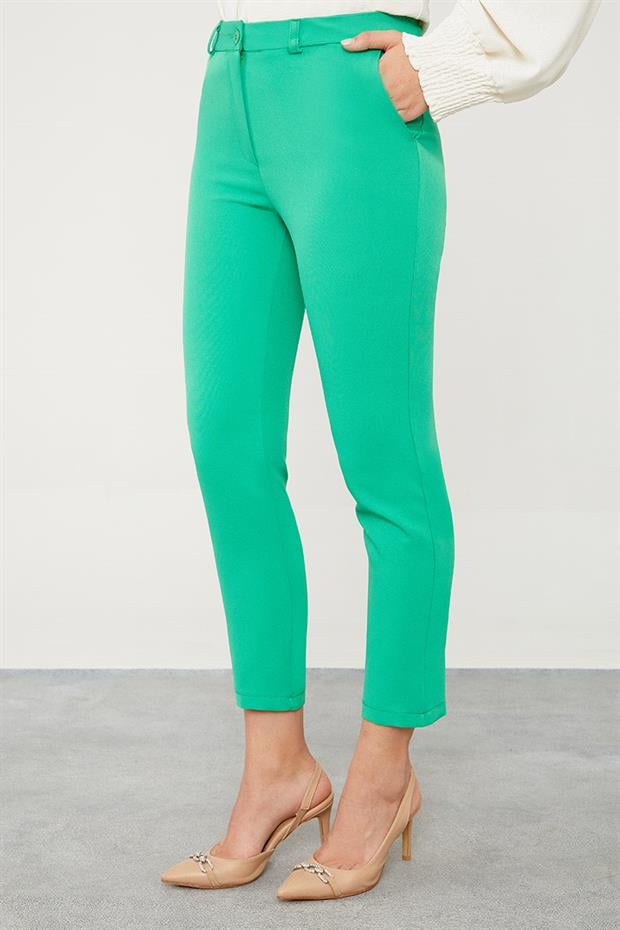 Zümrüt Yeşili Cep Detaylı Bilek Boy Pantolon