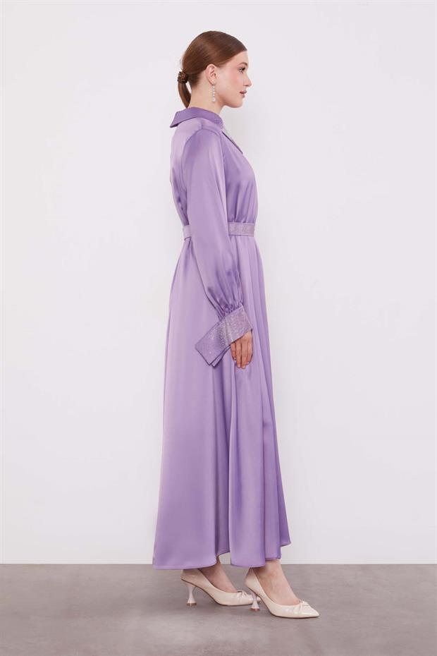 Lila Taş Detaylı Saten Elbise