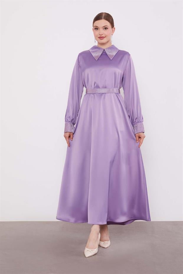 Lila Taş Detaylı Saten Elbise
