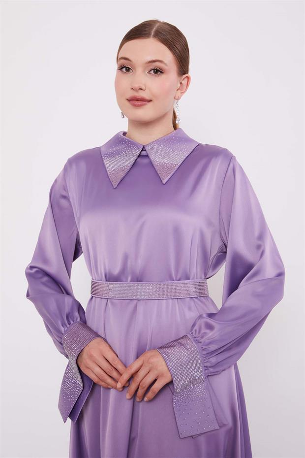 Lila Taş Detaylı Saten Elbise