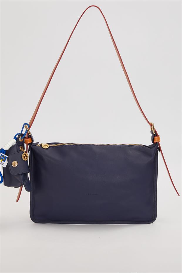 Mavi Charm Aksesuar Detaylı Baget Çanta