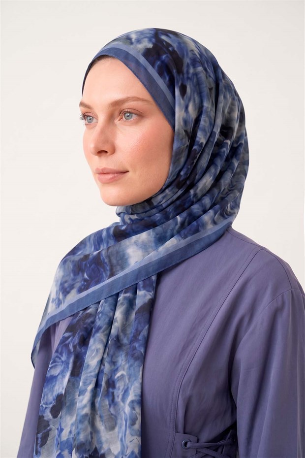 Mavi Gül Desenli Tencel Şal