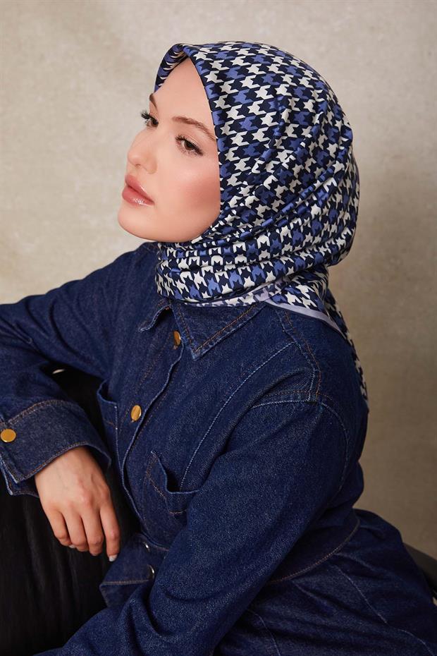Mavi Kazayağı Desen Twill İpek Eşarp