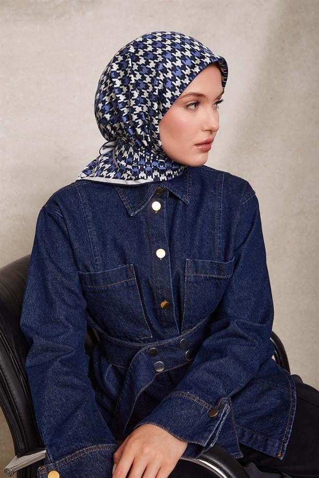 Mavi Kazayağı Desen Twill İpek Eşarp