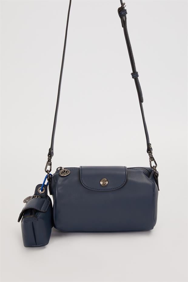 Mavi Silindir Model Charm Detaylı Omuz Çantası