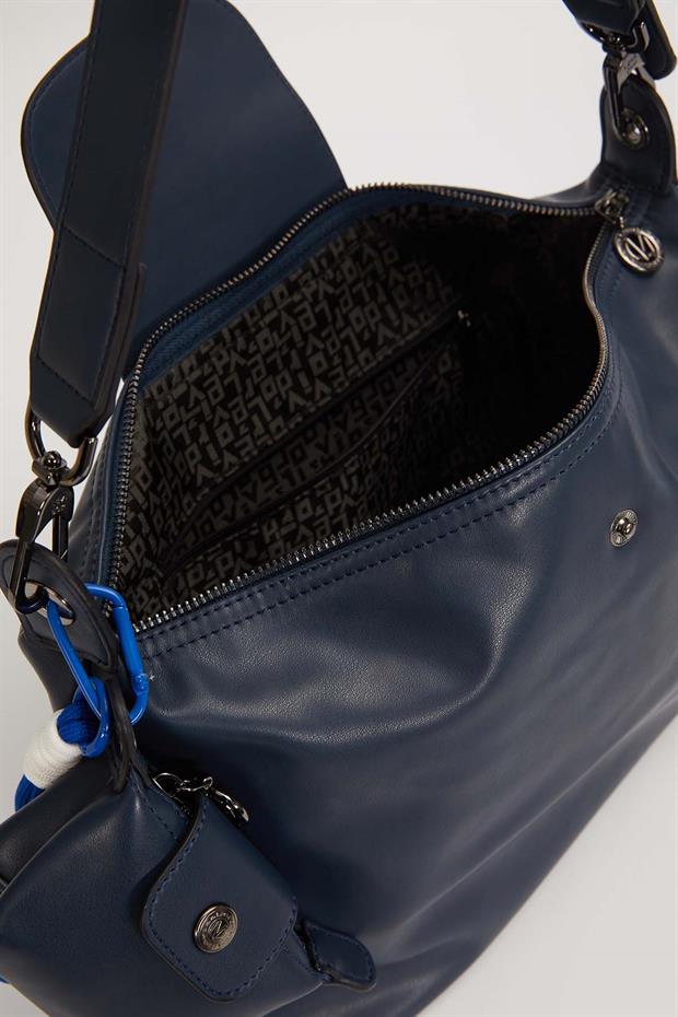 Mavi Üst Kapaklı Charm Detay Omuz Çantası