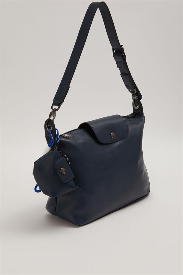 Mavi Üst Kapaklı Charm Detay Omuz Çantası
