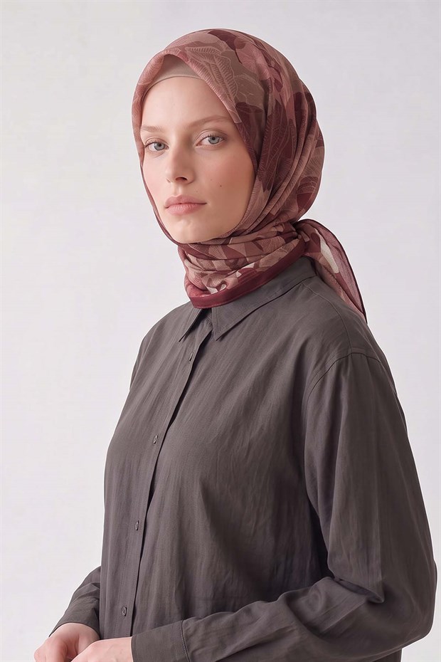 Menekşe Çiçek Desenli Royal Eşarp
