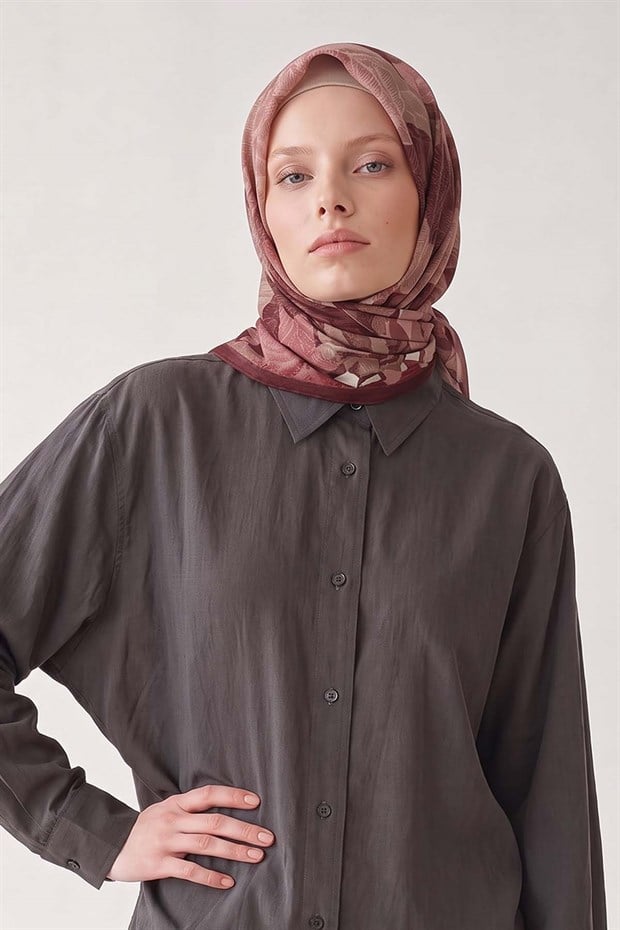 Menekşe Çiçek Desenli Royal Eşarp