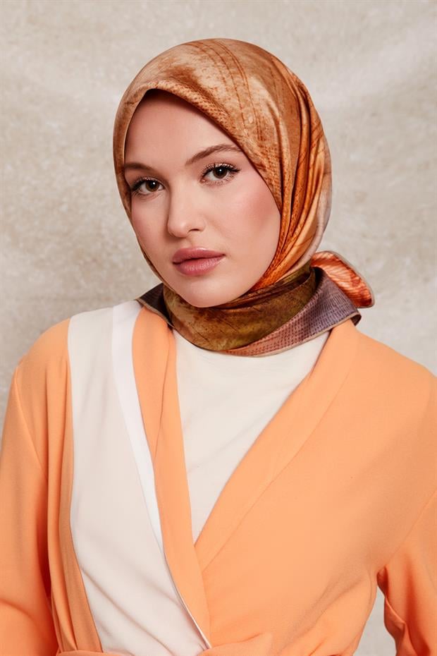 Menekşe Desenli Twill İpek Eşarp