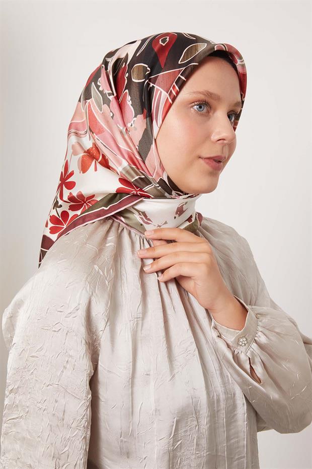 Menekşe Karışık Çiçek Desen Twill İpek Eşarp